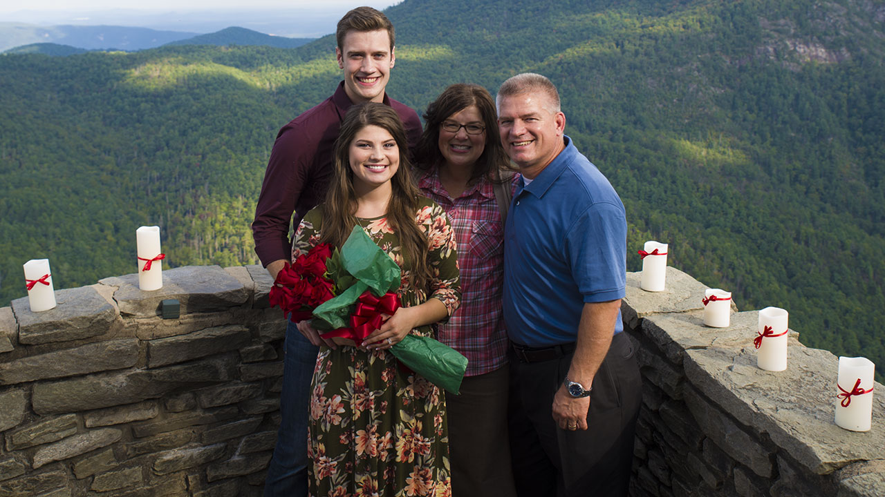 Bates Family Live Tori Bates and Bobby Smith Are Engaged!